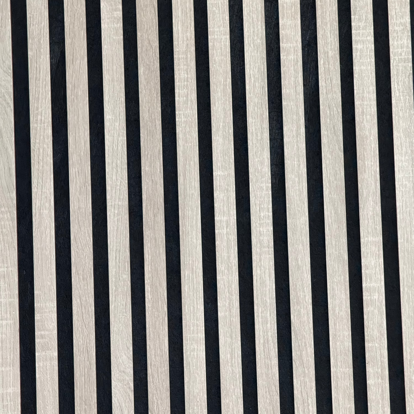 Panou riflaj acustic MDF Lemn 100x280cm, disponibil în Constanța – soluție decorativă și fonoabsorbantă ideală pentru case, birouri sau spații comerciale.