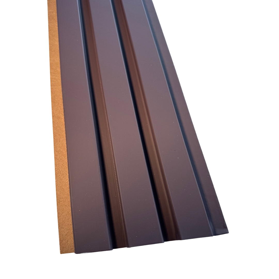 riflaje MDF burgundy, riflaje decorative vișiniu, riflaje perete interior, panouri decorative MDF burgundy, riflaje design interior, riflaje moderne burgundy, panouri riflate MDF