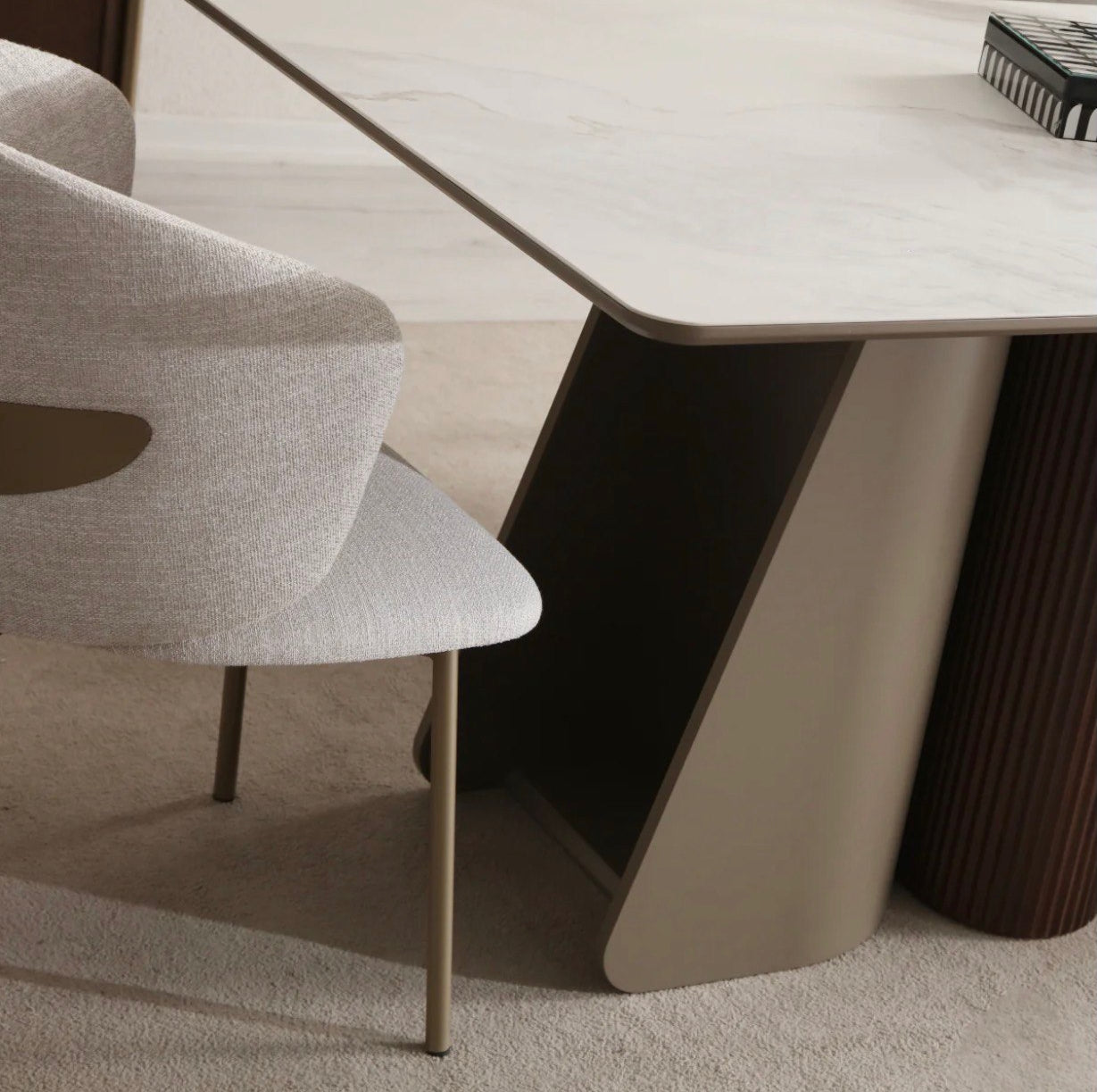 Masă de dining COLȚ – design organic, stil contemporan