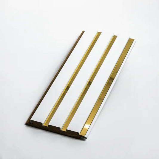 Riflaj decorativ din MDF alb cu inserții aurii – ideal pentru decor interior modern și elegant.