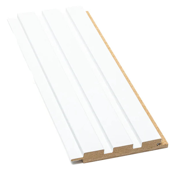 Riflaj decorativ din MDF alb – ideal pentru decor interior modern și elegant.