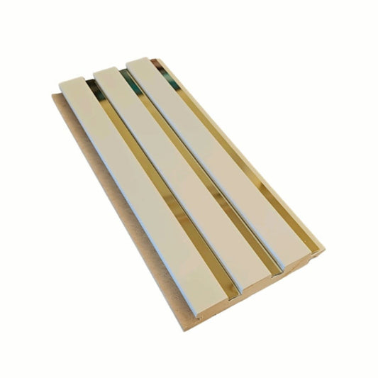 Riflaj decorativ din MDF bej cu inserții aurii – ideal pentru decor interior modern și elegant.