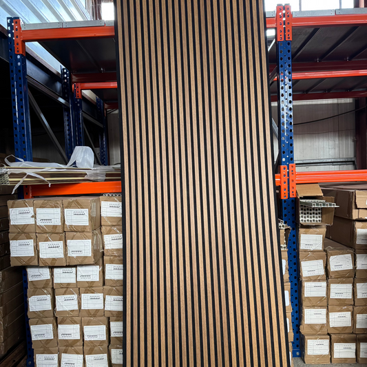 Panou riflaj acustic MDF Lemn 100x280cm, disponibil în Constanța – soluție decorativă și fonoabsorbantă ideală pentru case, birouri sau spații comerciale.