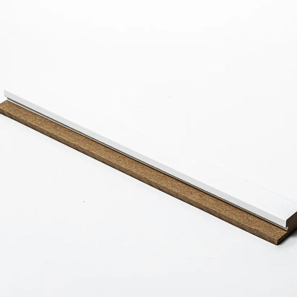 Riflaj decorativ din MDF alb – ideal pentru decor interior modern și elegant.