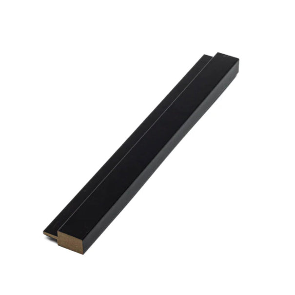 Riflaj decorativ din MDF Negru– ideal pentru decor interior modern și elegant.